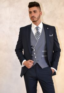 traje de novio azul clasico de roberto vicentti